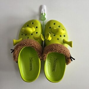 Shrek Crocs In M8/W10
